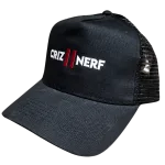 Casquette trucker noire Criz2nerf avec logo blanc et rouge et filet à l'arrière