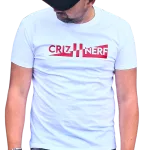 T-shirt blanc Criz2nerf « Ascension » avec logo dans un bandeau rouge, porté de face