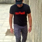 T-shirt noir Criz2nerf « Ascension » avec logo rouge sur la poitrine, porté de face