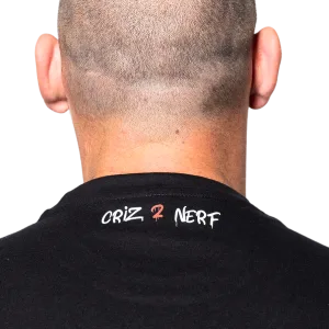 T-shirt noir Criz2nerf « HIP HOP » en lettres graffiti, collaboration Dumpstaz, porté de face – autre vue