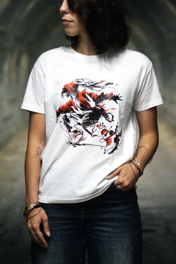T-shirt "B-Girl" blanc Criz2nerf – porté