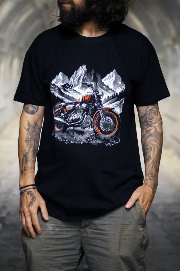 T-shirt "Moto" noir Criz2nerf – porté