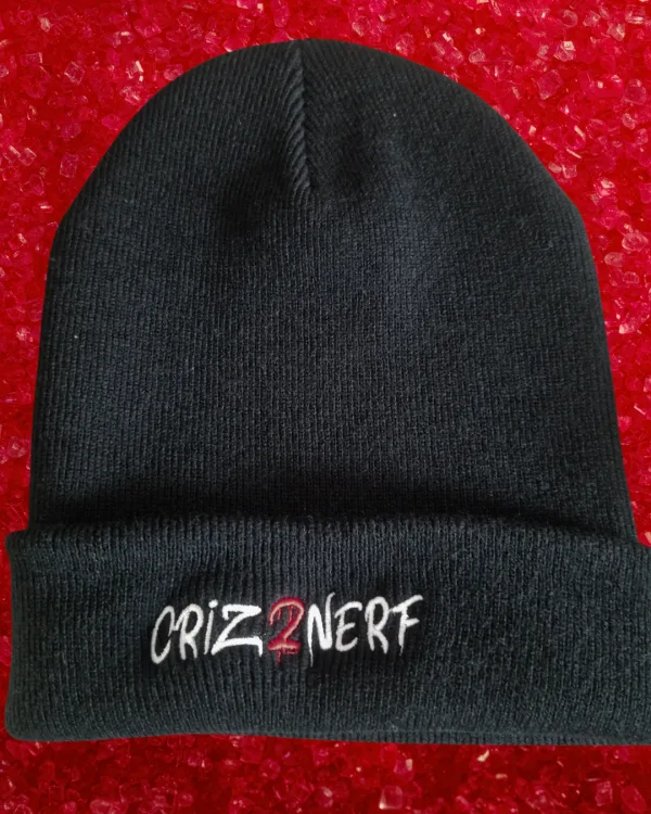 Bonnet noir à revers avec logo Criz2nerf en lettrage graffiti brodé blanc et rouge