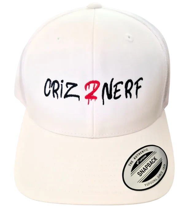 Casquette trucker blanche avec logo Criz2nerf brodé noir et 2 rouge