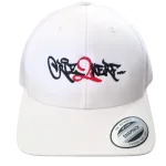 Casquette trucker blanche avec logo Criz2nerf graffiti brodé noir et rouge