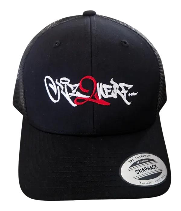 Casquette trucker noire avec logo Criz2nerf graffiti brodé blanc et rouge