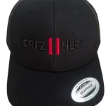 Casquette trucker noire avec logo Criz2nerf brodé ton sur ton et double barre rouge