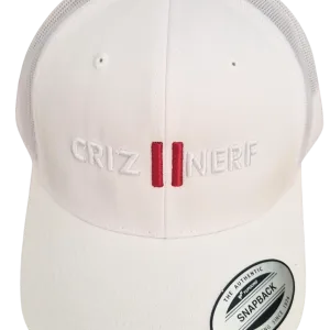 Casquette trucker blanche avec logo Criz2nerf brodé ton sur ton et double barre rouge
